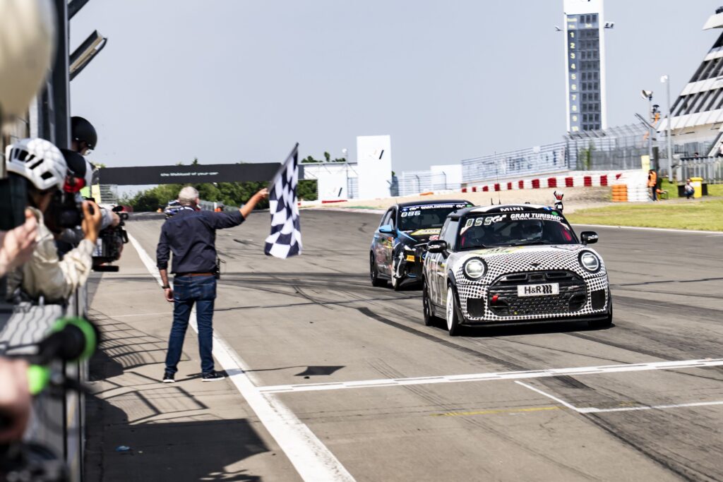 Lendon Racing On the podium again! MINI JCW and Bulldog Racing in 2nd place in the ...